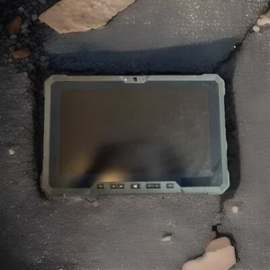 Dell Latitude 12 Rugged Tablet 7202 M5 5Y71 1.2GHZ 8GB 256GB. - Picture 1 of 7