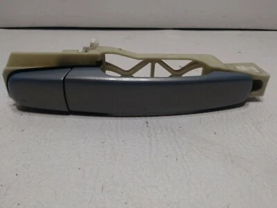 Оригинальная задняя правая наружная дверная ручка 2008 Chevrolet Malibu 11025 - Изображение 1 из 4