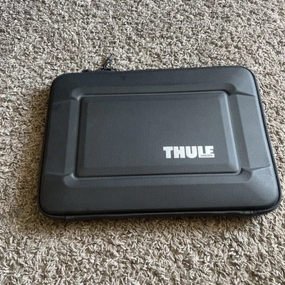 Thule - Gauntlet Laptop Sleeve Laptop Case for Apple MacBook ProApple - Image 1 of 4