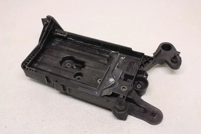 Bandeja de batería inferior MK7 VW Golf R GTI Alltrack Arteon Toas OEM 2015-2023 Foto 1 de 4