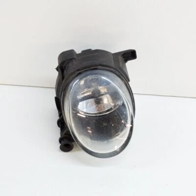 奥迪 A6 C7 2.0 TDI 右前保险杠雾灯 89205620 8T0941700 130 千瓦 2012 — 第 1/4 张图片