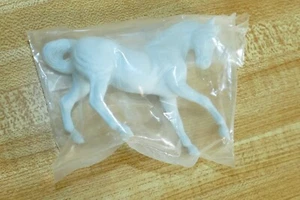 Breyer Pferd Stablemate SM Warmblut makellos unbemalt einzeln eingetütet - Bild 1 von 3