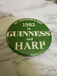 St Patrick's Day 1982 Guinness & Harp Beer Pinback Button Pin BEE-15 - Picture 1 of 4