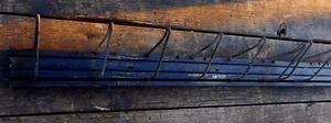 Garage Mann Höhle PetroVintage Tore Gummi Co Lüfterriemen Präsentationsständer Motorkopf - Bild 1 von 12
