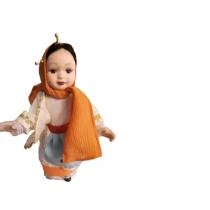 Lebanese Porcelain Doll.Lebanon Dolls Of The World, Glass Eyes, Real Eye Lashes  - Picture 1 of 8