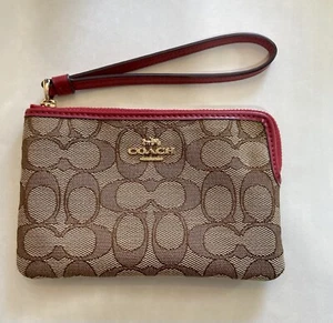 Coach Eck-Handgelenktasche mit Reißverschluss, khaki/rot. Leicht gebraucht. Top Zustand �� - Bild 1 von 10