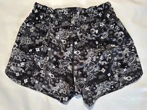 Mint🌟Lululemon Tracker Short V *4" Size 6 Seawheeze Counter Culture Black White - Imagen 1 de 5
