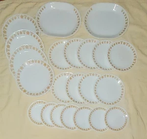 Set 22 piatti piatti vintage Corelle Corning Butterfly oro  - Foto 1 di 15