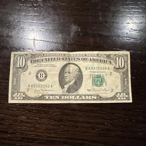 US Currency Federal Reserve Note New York $10 1981A - Picture 1 of 2