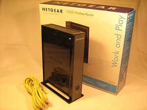 NETGEAR N300 Wireless Router WNR2000 [j11] - Picture 1 of 3