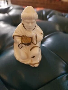 White Gold Kneeling Wise Man Nativity Figure - Picture 1 of 4