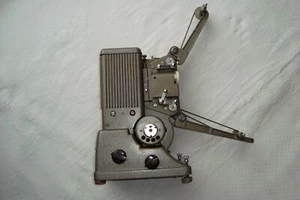 Vintage Specto (Type PC) 500 watt Variable Speed 8mm Film Projector (Circa 1950) - Picture 1 of 12