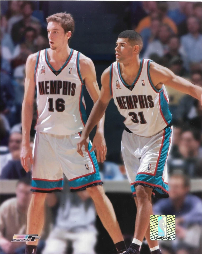 Foto de archivo de fotos 8x10 de los Memphis Grizzlies de Shane Battier y Pau Gasol sin firmar - NBA Foto 1 de 1