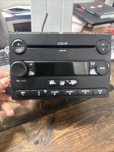 *Untested*  2007 07 Ford Expedition AM FM Mp3 6 Disc CD Radio 7L1T-18C815-CF OEM - Picture 1 of 10