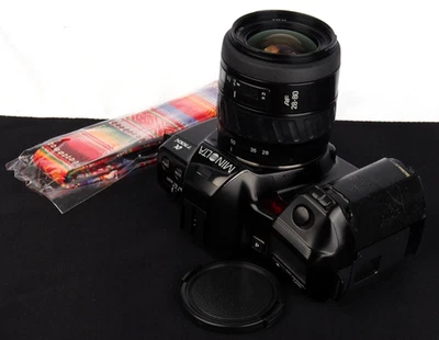 Minolta Alpha 7700i QD 35mm Film AF SLR + AF Zoom 28-80mm f/4-5.6 Macro Lens Kit - Image 1 of 4