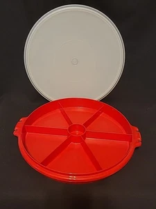 Bandeja roja Tupperware 405-6 dividida para servir verduras con tapa 224 - Imagen 1 de 7