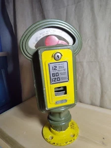 Vtg Green&Yellow Miller Model Parking Meter W/Stand 1¢ 5¢ Hour Time Limit - Picture 1 of 16