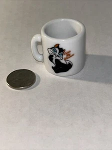 Vintage Mini Becher Looney Tunes Penelope Pussycat 1,25 Zoll groß schwarz Flecken unten - Bild 1 von 7