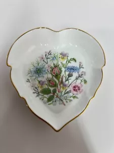 Plato baratijas en forma de corazón Wild Tudor Ansley Inglés Fine Bone China - Imagen 1 de 9