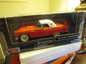 Ford Thunderbird 1956 Motor Max American Classics pintura roja/blanca escala 1:24 - Imagen 1 de 7