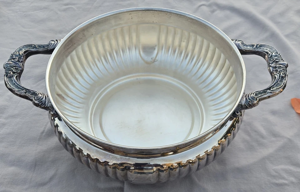 Plato de frotamiento con inserción de enganche de plata de colección Foto 1 de 3