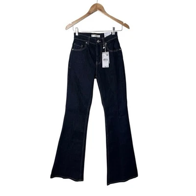 Pantalones de mezclilla acampanados de tiro alto lavado oscuro 34 nuevos con etiquetas MNG by Mango para mujer Foto 1 de 4