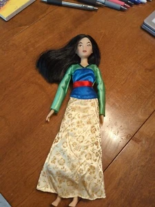 Disney Store Principessa Mulan Bambola Classica 11 '' Barbie Bambola Braccia Articolate - Foto 1 di 12