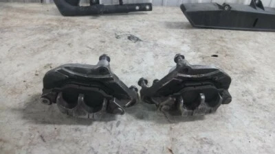 Pinzas de freno delanteras Midnight Star 09 Yamaha XVS1300 XVS 1300 Foto 1 de 4