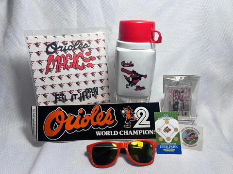 Baltimore Orioles MD MLB O's Fan Lot Thermos Orioles Magic 45 Sticker Glasses Cover