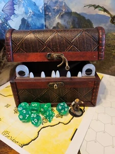 Mimic Dice Chest and Tray for D&D / TTRPG - 3D printed by 1ShotHeroes - Bild 1 von 6
