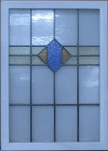 PRETTY GEOMETRIC MIDSIZE OLD ENGLISH LEADED STAINED GLASS WINDOW 20 1/2" x 29" - Picture 1 of 3
