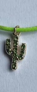 Neu funkelnder grüner Saguaro-Wüstenkaktus Anhänger Halskette Charm Betsy Johnson - Bild 1 von 3