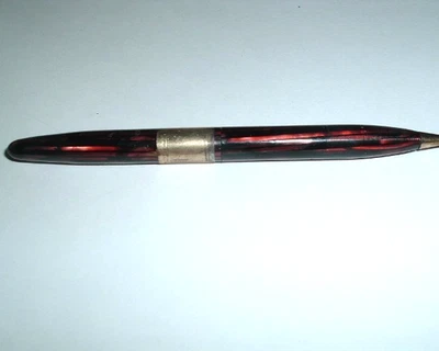 1940s Red striated Sheaffer Mechanical Pencil Gold Trim with Clip - Image 1 of 4