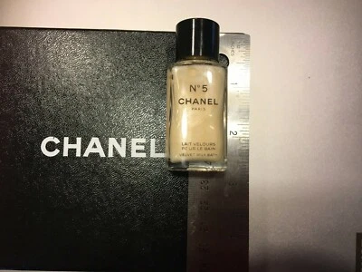 Chanel Nº 5 Paris Gel de Baño de Leche tamaño mini (botella de vidrio de lujo) ¡¡¡¡¡¡¡¡¡¡¡¡¡¡¡¡¡¡¡¡¡¡¡¡¡¡! Foto 1 de 2