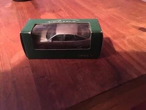 Trix Schuco Opel Vectra in silber (selten) Originalverpackt/Modellauto - Bild 1 von 4