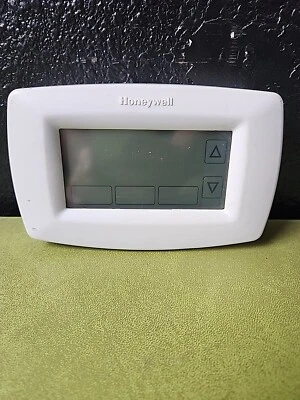 Honeywell Home RTH7600D 7-Day Programmable Touchscreen Thermostat K1 - Image 1 of 4