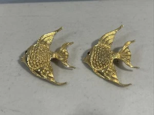 Lot Of 2 Vintage Angel Fish Pins Brooches Red Crystal Eyes Gold Tone Sea Life - Picture 1 of 9