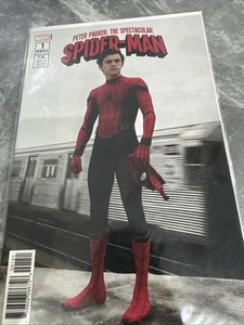 Peter Parker The Spectacular Spider-Man #1 - 1:15 Foto Variante Tom Holland 2017 - Bild 1 von 7