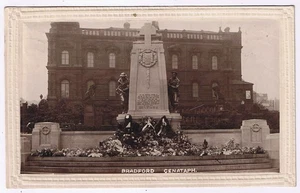 Postkarte Bradford England UK Cenataph geprägter Rand - Bild 1 von 2