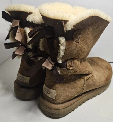 Botas de piel de oveja australianas usadas UGG Bailey Bow ll talla 9 marrón castaño 1016225 Foto 1 de 4