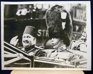 1936 PRESS PHOTO PRINCE OF WALES KING FUAD OF EGYPT VISIT AILING KING GEORGE - Picture 1 of 3