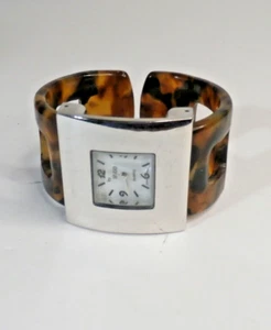 Vintage Hugo Ladies Cuff Watch with Tortoise Shell Band  - New Battery - Picture 1 of 8