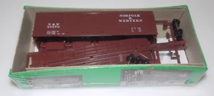 HO Trains Bowser X-31a 40' Norfolk & Western Round Roof Box Car Kit #55346 - Picture 1 of 2