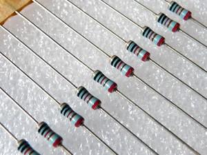 Vishay Roederstein MK2 - résistance couche métal 30K 0,6W 1% 50ppm - 10pcs - Picture 1 of 2