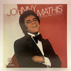 JOHNNY MATHIS - HOLD ME, THRILL ME, KISS ME - 1977 MEXICAN LP ALBUM, VOCAL - Picture 1 of 4