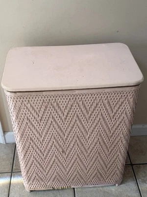 Vintage 1950s Pink Woven Laundry Hamper Mid Century Chevron Pattern - Image 1 of 4