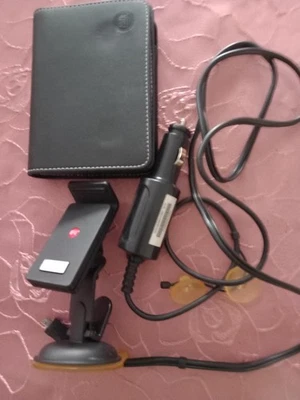 Falk Navigationsgerät 12.2 - schwarz -älter- mit Hülle - Kabel Zig.Anz. -Halterg - Bild 1 von 4