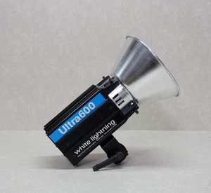 White Lightning Ultra 600 Studio Light, Bulb & Power Cable - Picture 1 of 6