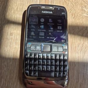 Nokia E71 Mobile Phone (Unlocked) QWERTY Keypad 3G WIFI Mobile White - Afbeelding 1 van 8