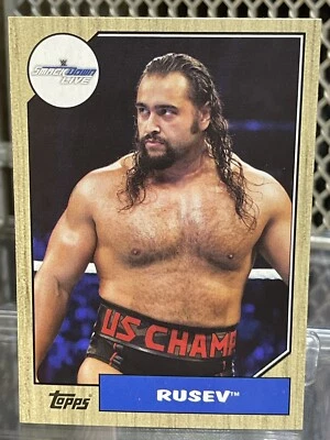 Tarjeta de lucha libre 2017 Topps Heritage WWE Rusev #31 WWF Summer Slam AEW Miró Foto 1 de 4